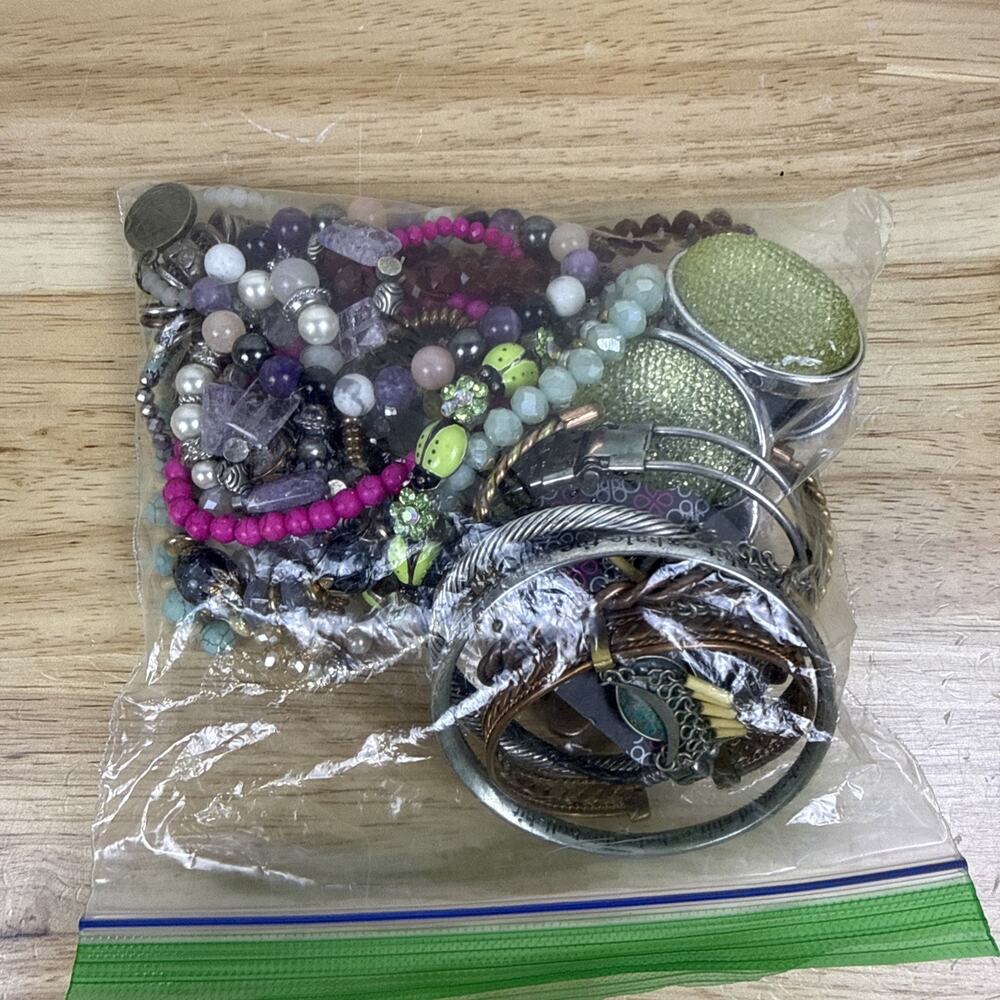 Costume Jewelry Lot almost 4 LBS! Vintage Earrings Necklaces All Wearable - Picture 8 of 10